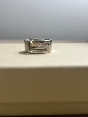 Gucci silver ring